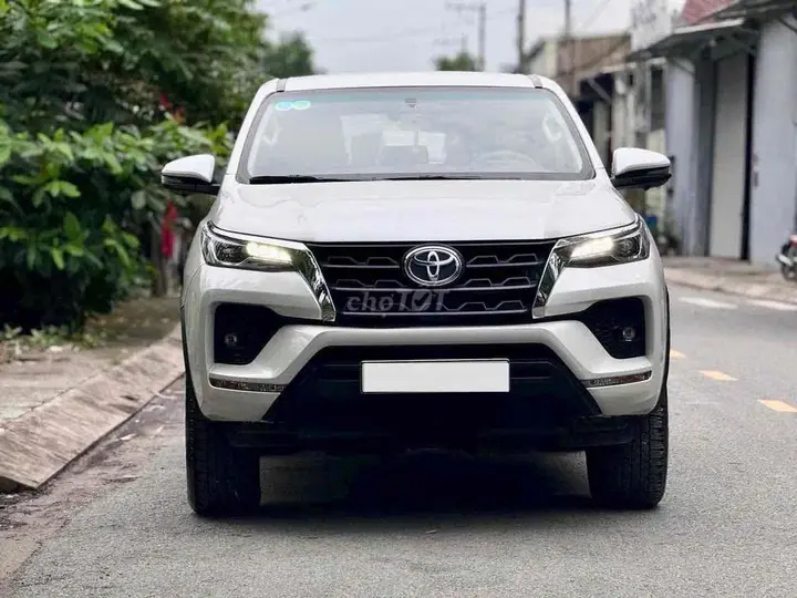 Toyota Fortuner 2021 photo 3