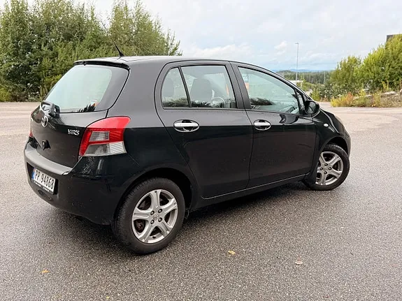 Toyota Yaris 2011 photo 5