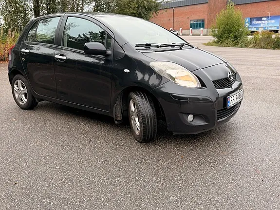 Toyota Yaris 2011 photo 3