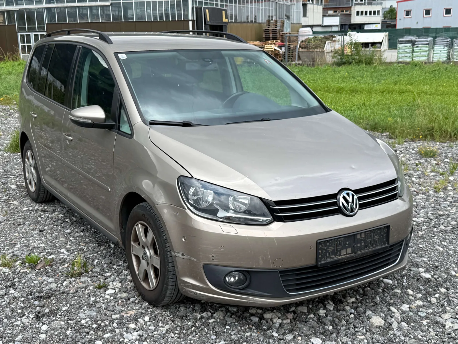 Volkswagen Touran 2012 photo 5