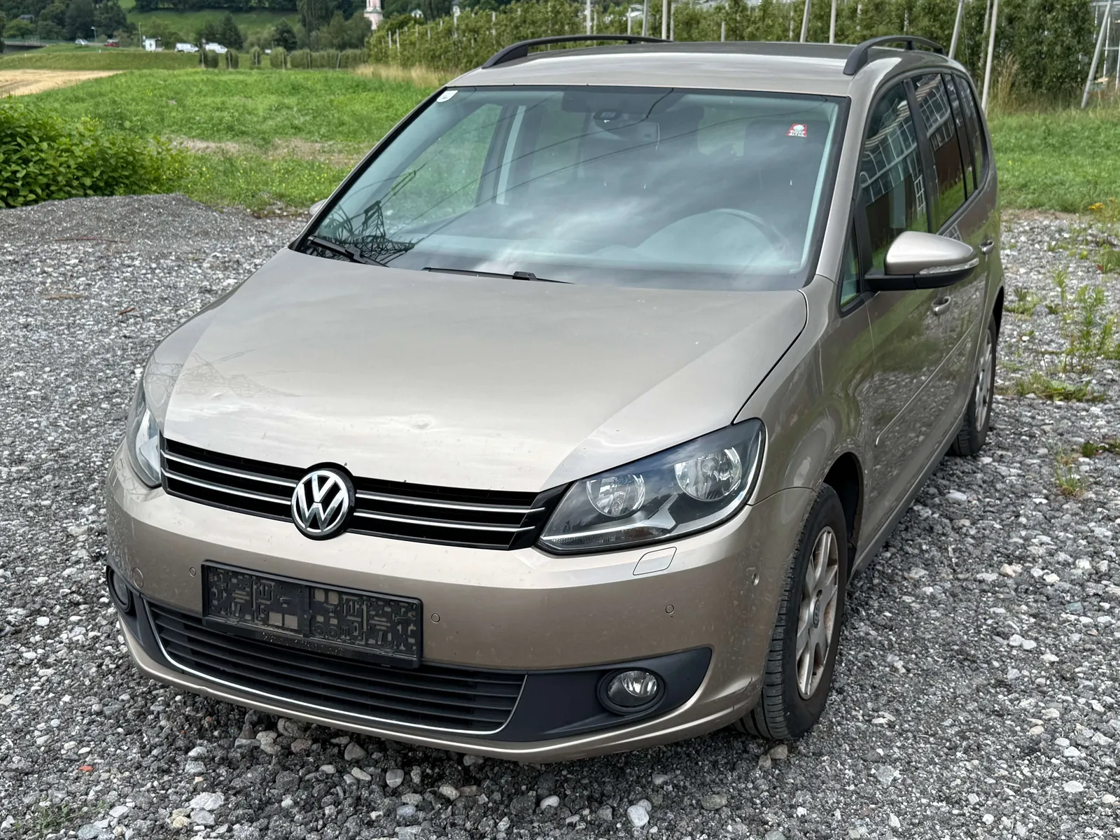 Volkswagen Touran 2012 photo 3