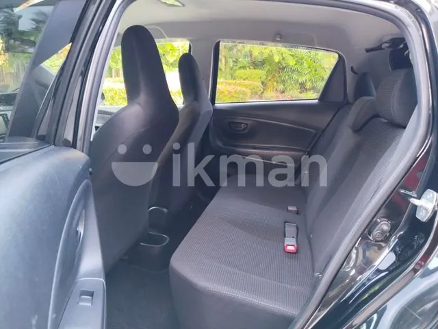 Toyota Vitz 2016 photo 5