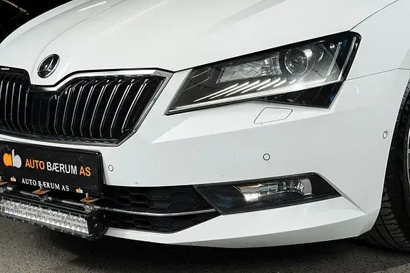Skoda Superb 2018 photo 5