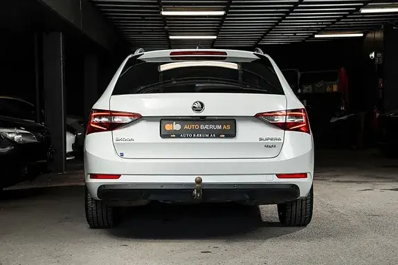Skoda Superb 2018 photo 4