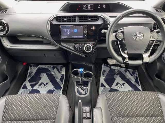 Toyota Aqua 2017 photo 2