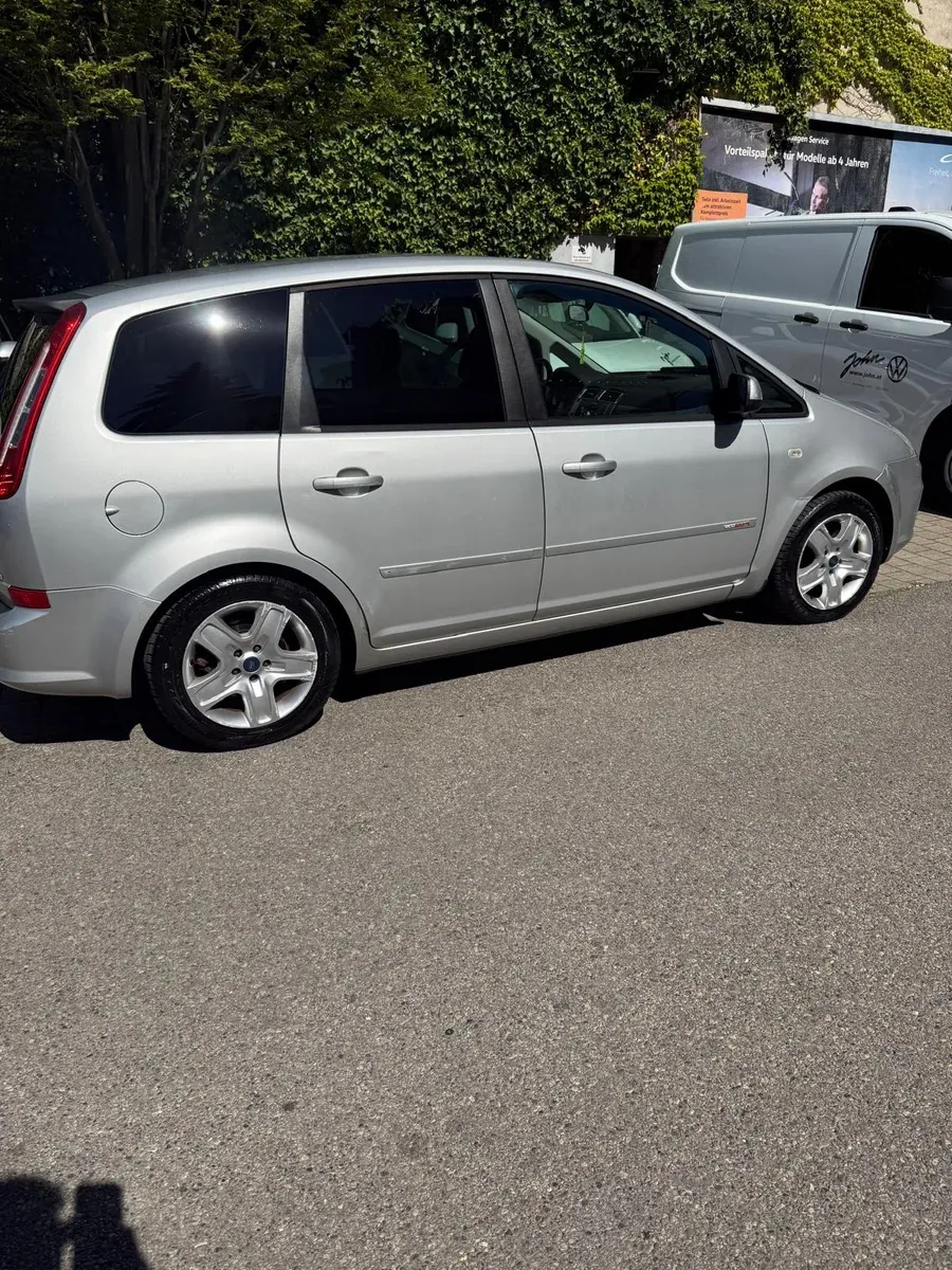 Ford C-Max 2010 photo 3