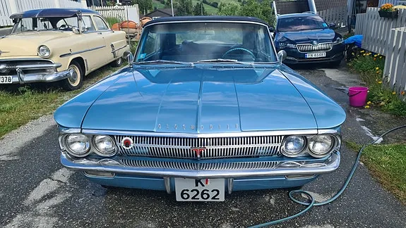 Oldsmobile F-85 1962 photo 4