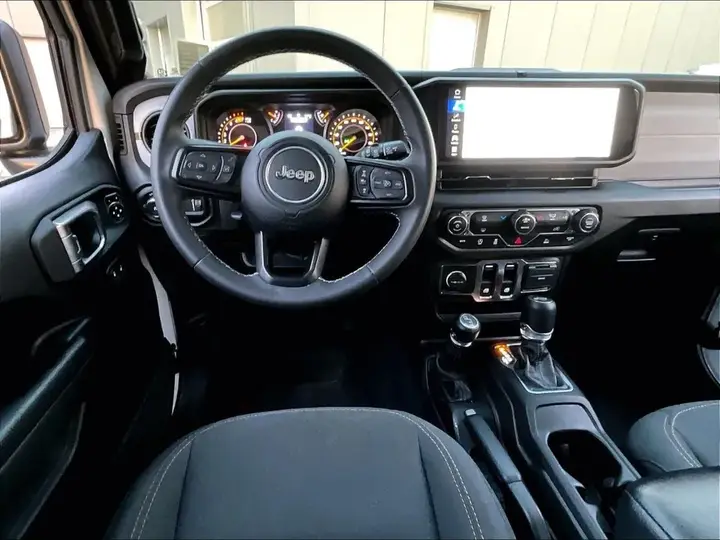 Jeep Wrangler 2025 photo 5