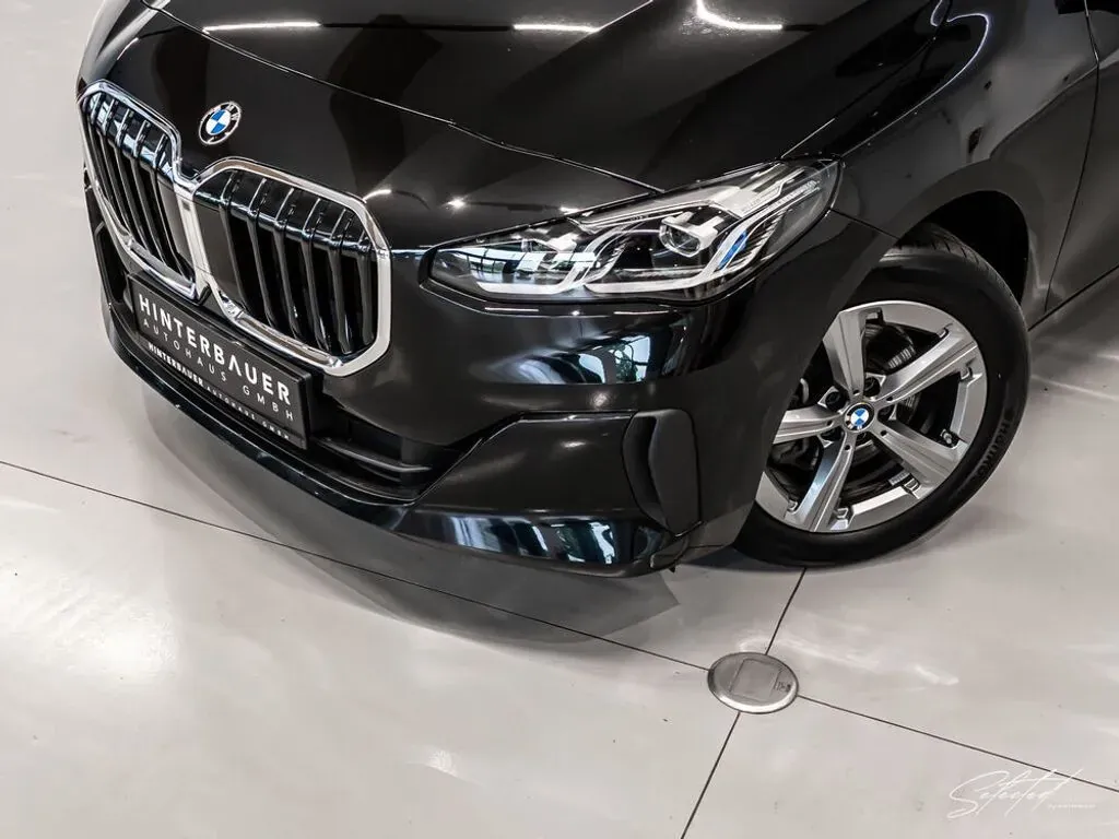 BMW 2 Series 2025 photo 2