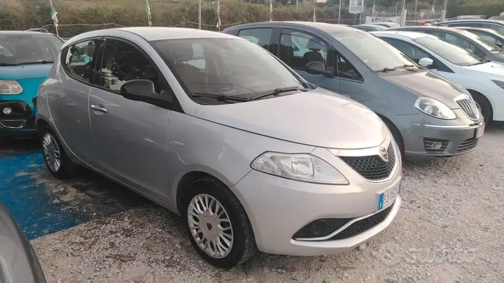 Lancia Ypsilon 2017 photo 2
