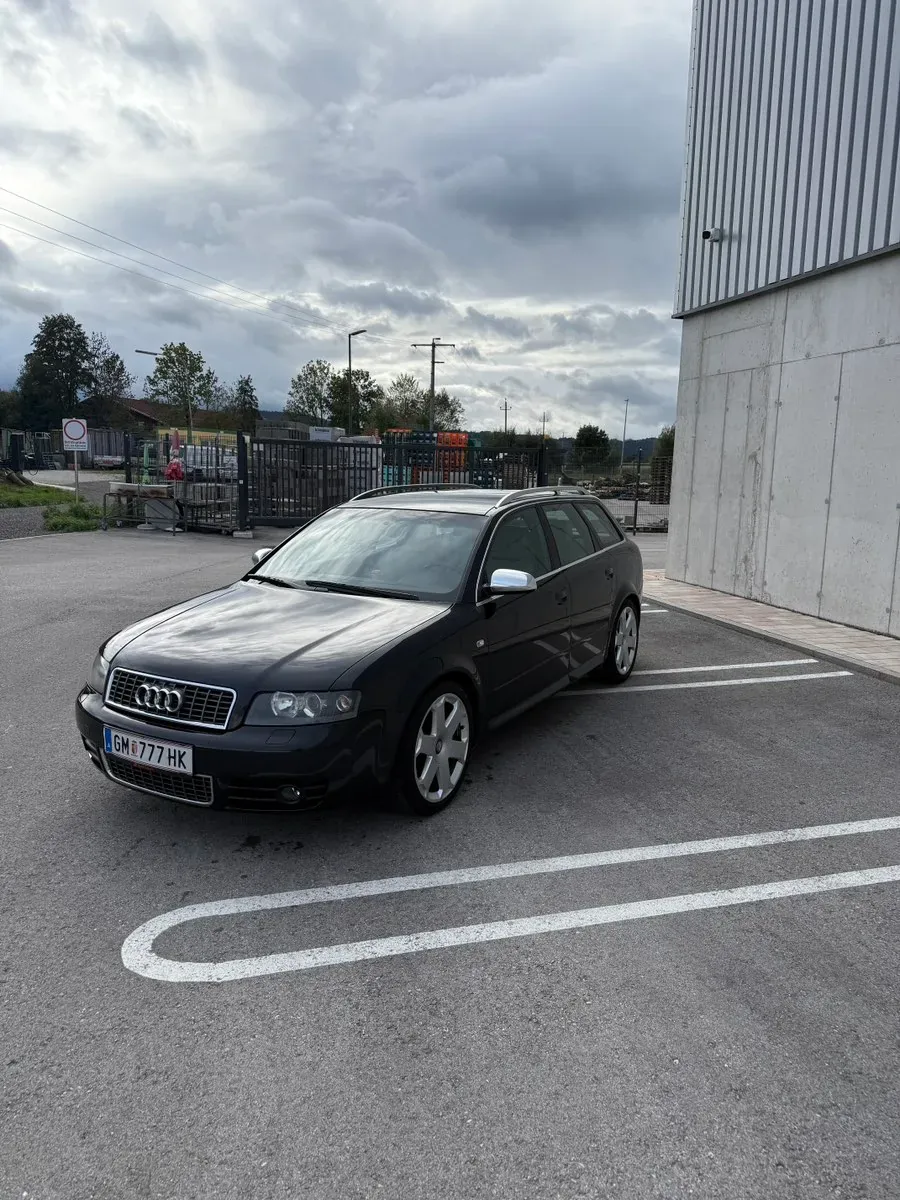 Audi A4 2003 photo 2