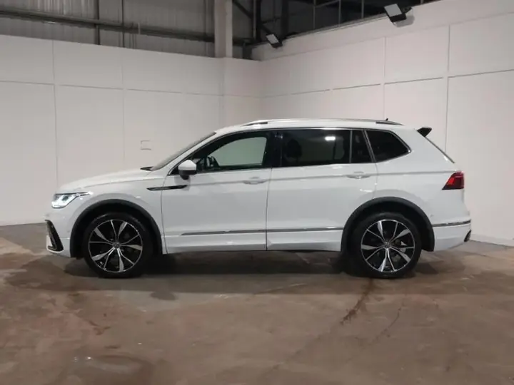 Volkswagen Tiguan Allspace 2023 photo 4