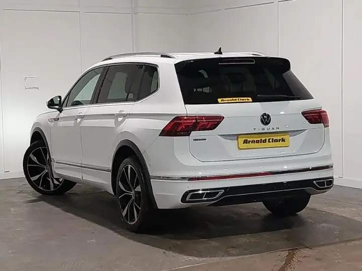 Volkswagen Tiguan Allspace 2023 photo 2
