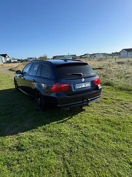 BMW 318D 2011 photo 3