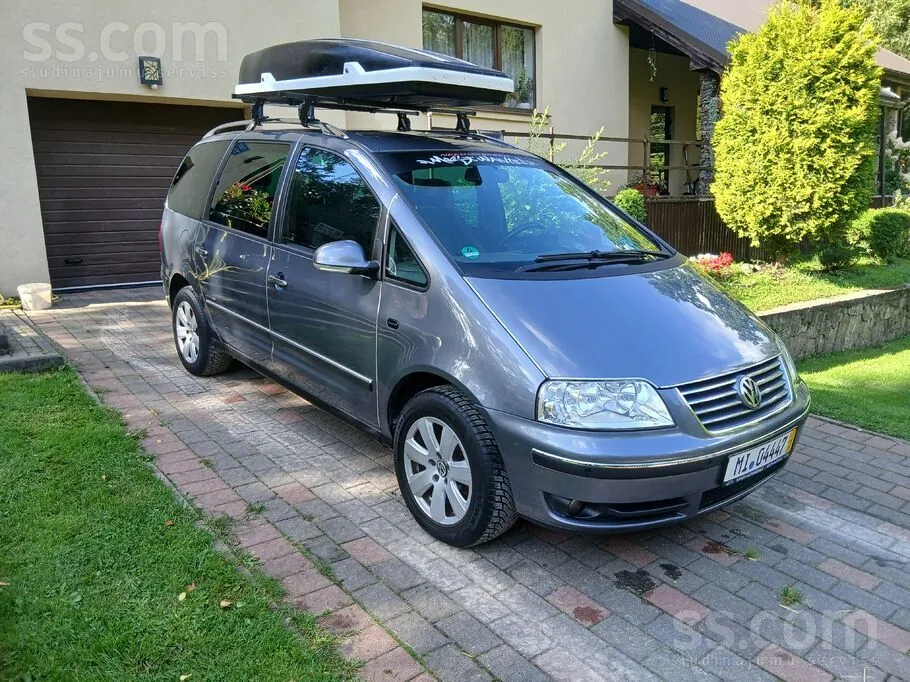Volkswagen Sharan 2009 photo 2