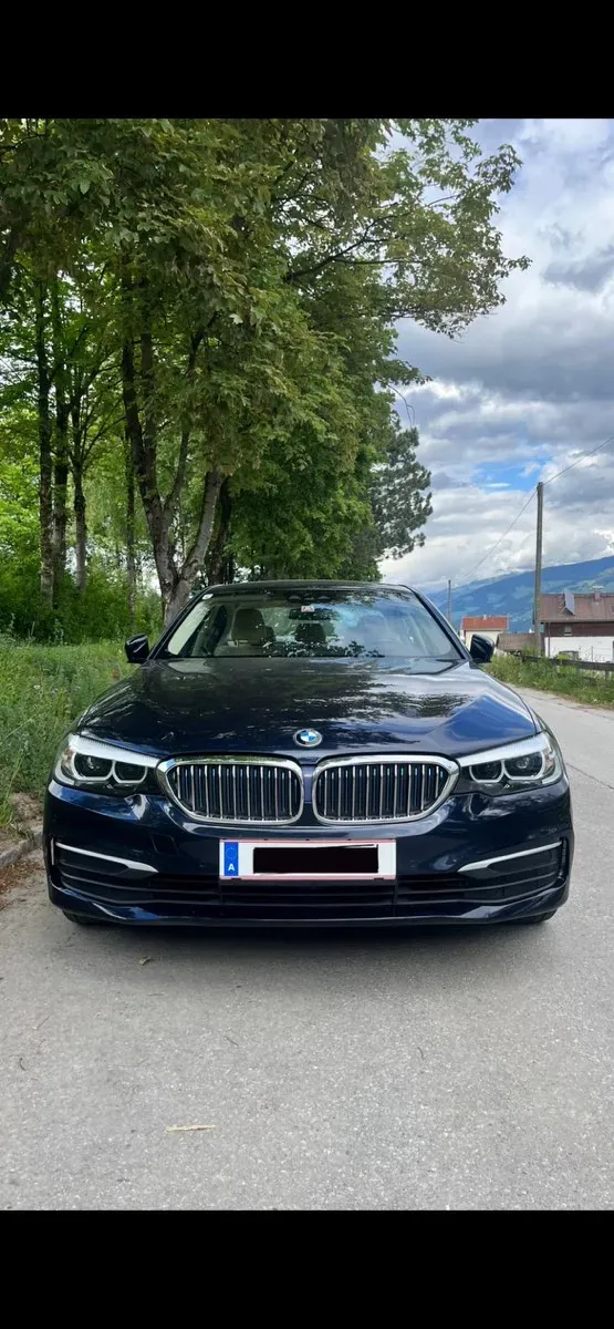 BMW 530E 2019 photo 2