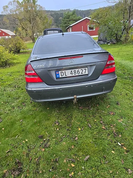 Mercedes-Benz E280 2005 photo 2