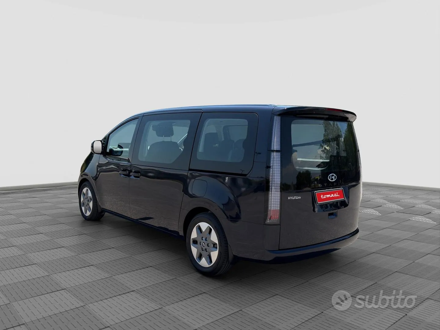 Hyundai Staria 2024 photo 3