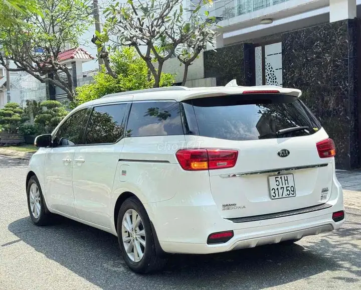 Kia Sedona 2020 photo 4