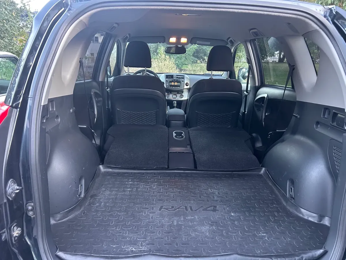 Toyota Rav4 2011 photo 3