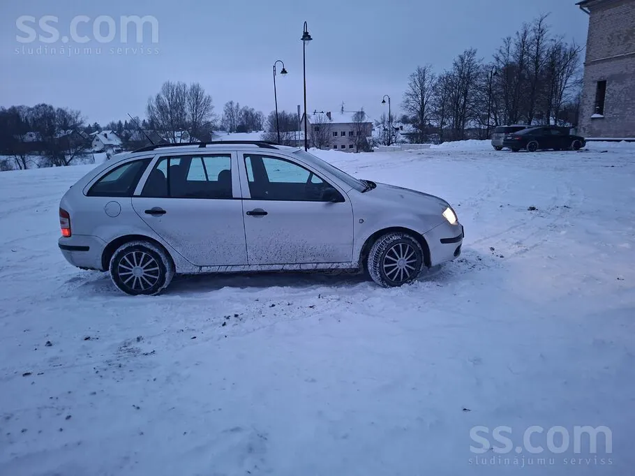 Skoda Fabia 2007 photo 4
