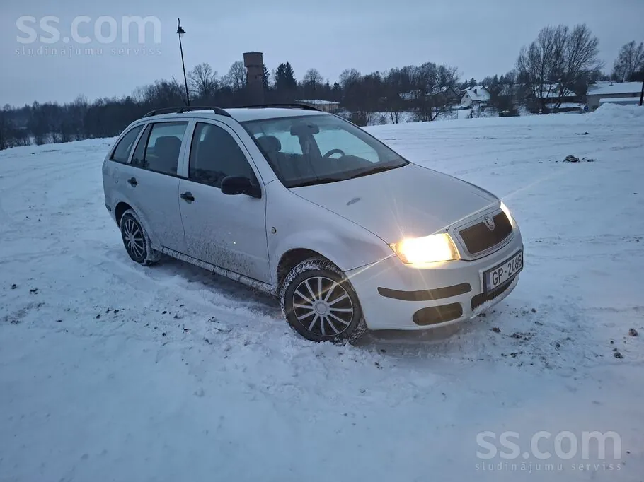 Skoda Fabia 2007 photo 3