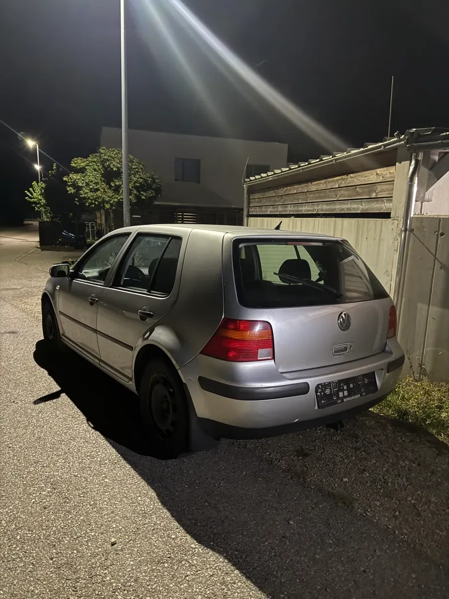 Volkswagen Golf 2002 photo 2