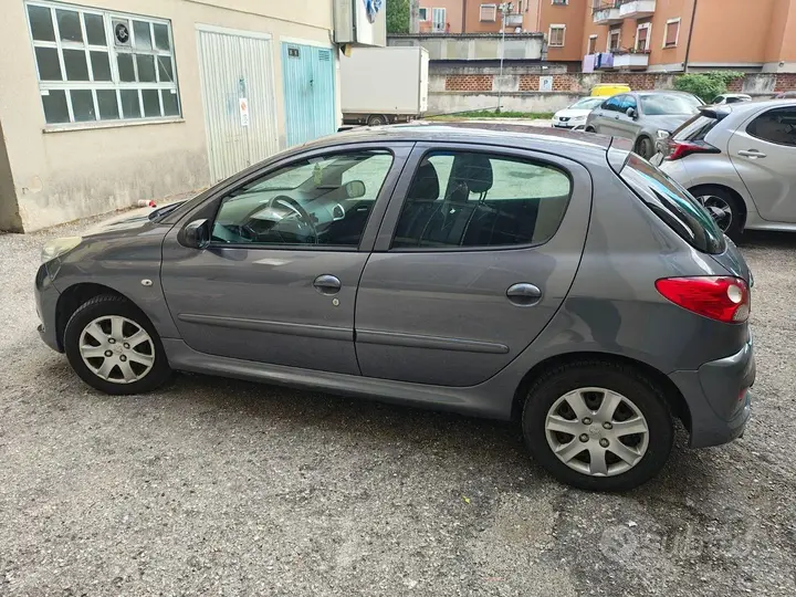 Peugeot 206