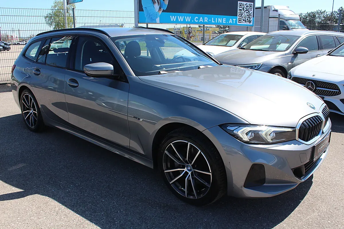 BMW 3 Series 2022 photo 3