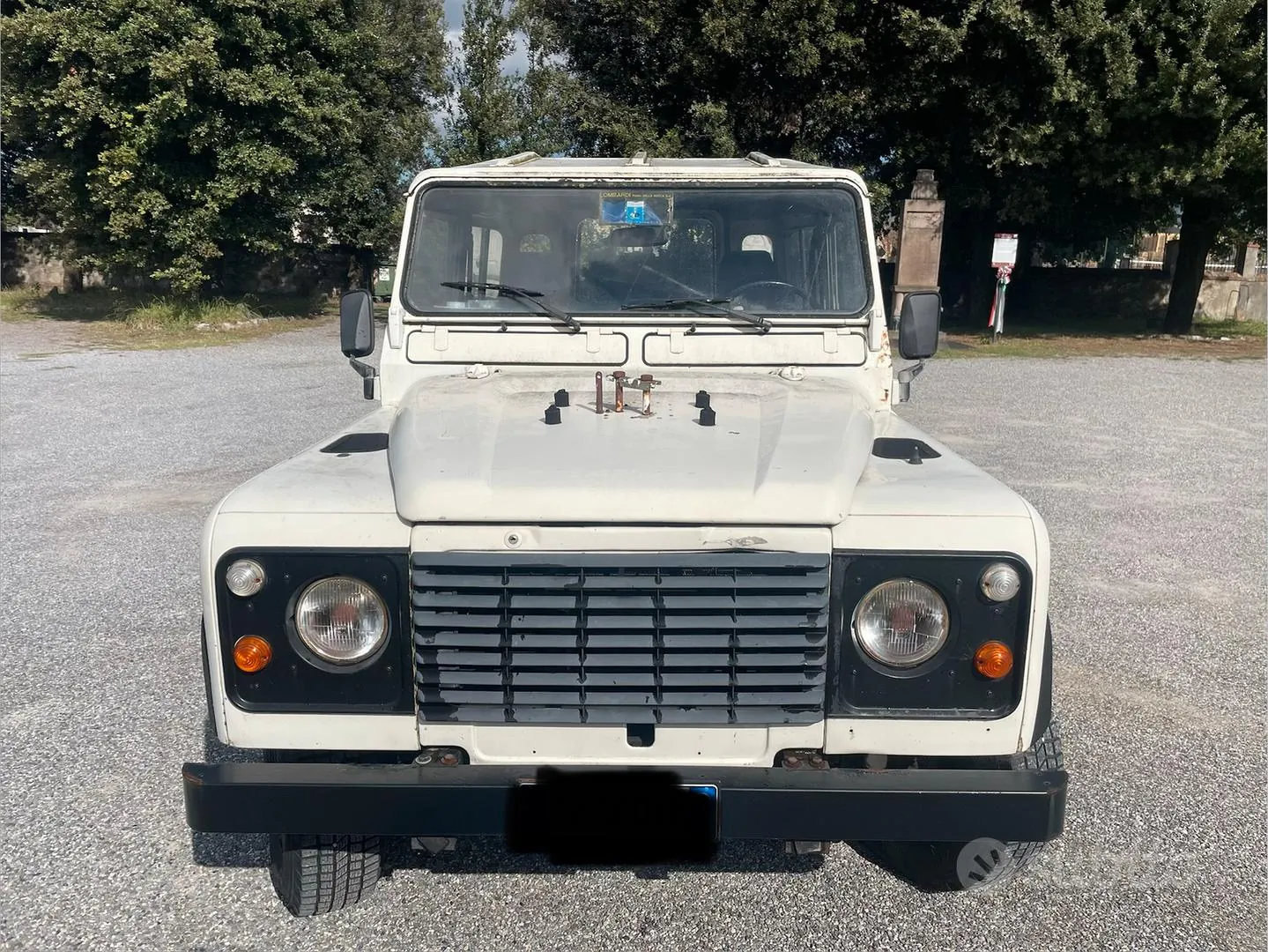 Land Rover Defender 1985 photo 2