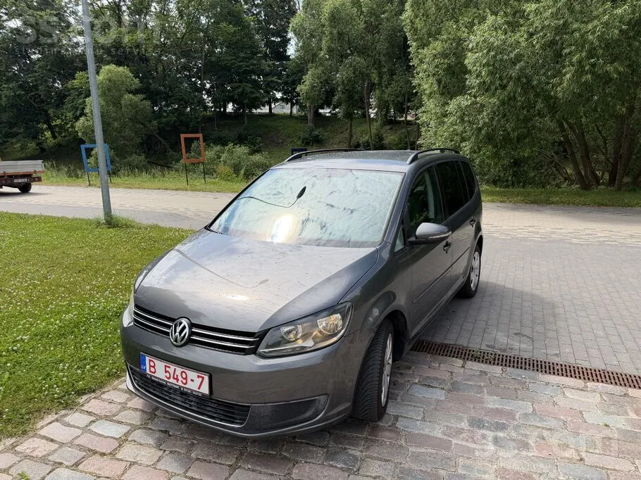 Volkswagen Touran 2010 photo 2