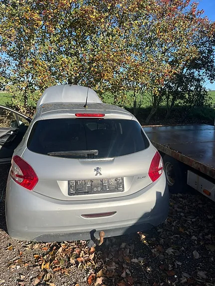Peugeot 208 2014 photo 3