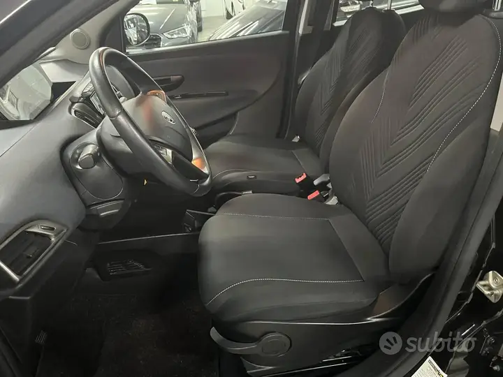 Lancia Ypsilon 2022 photo 4
