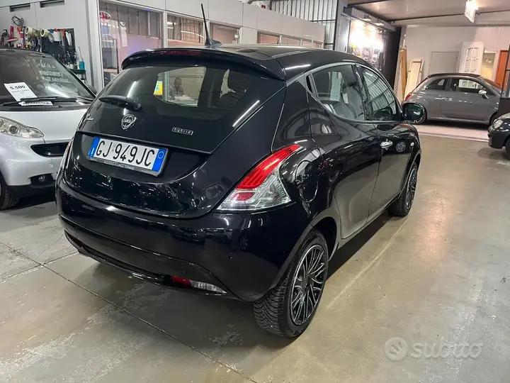 Lancia Ypsilon 2022 photo 2