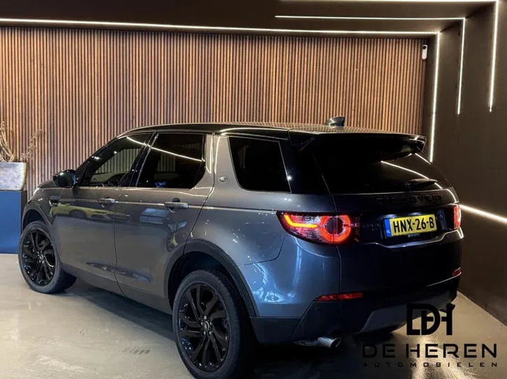Land Rover Discovery Sport 2018 photo 3