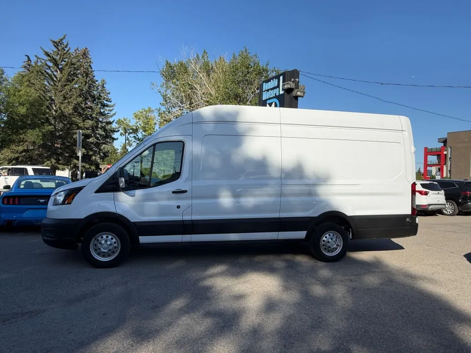 Ford Transit 2025 photo 2