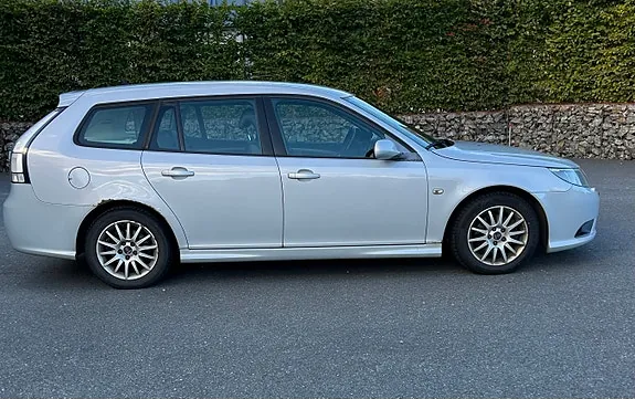 Saab 9-3 2010 photo 2