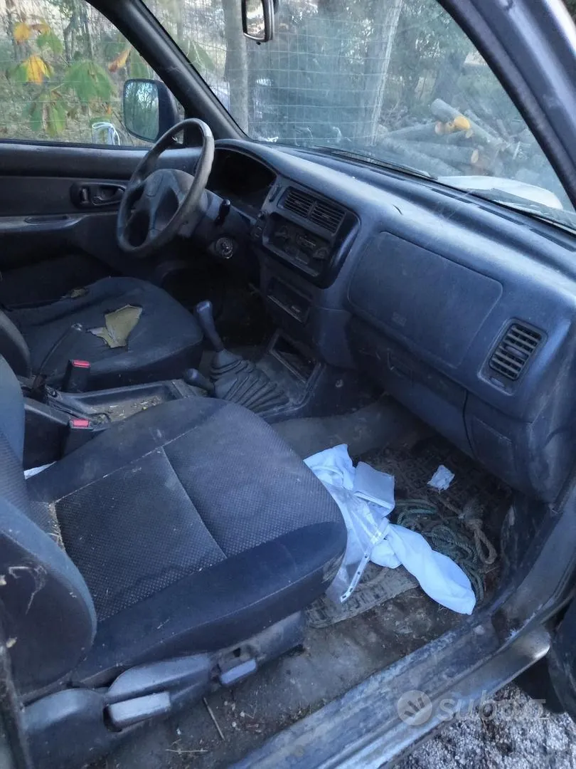 Mitsubishi L200 2002 photo 3