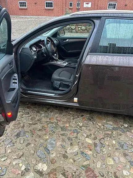 Audi A4 2012 photo 4