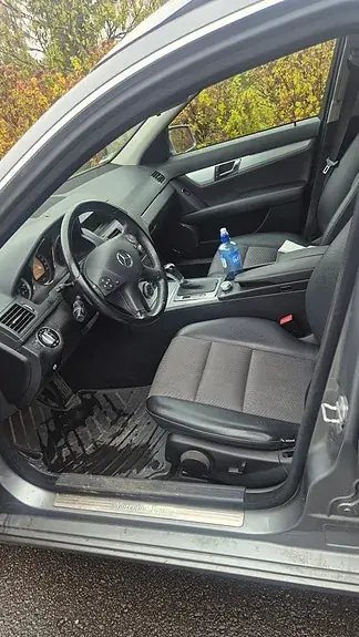 Mercedes-Benz C180 2010 photo 2