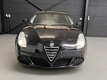 Alfa Romeo Giuletta 2016 photo 2
