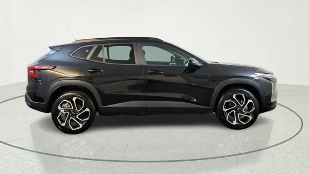 Chevrolet Trax 2026 photo 2