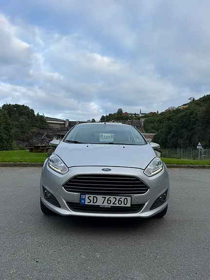 Ford Fiesta 2015 photo 2