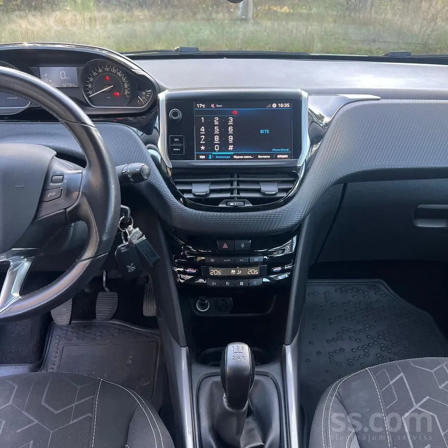 Peugeot 2008 2018 photo 2
