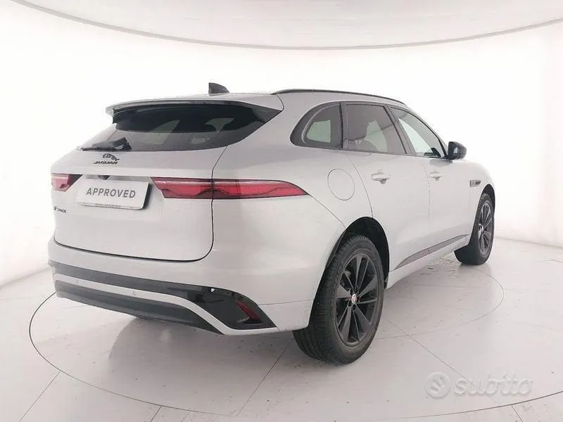 Jaguar F-Pace 2022 photo 2