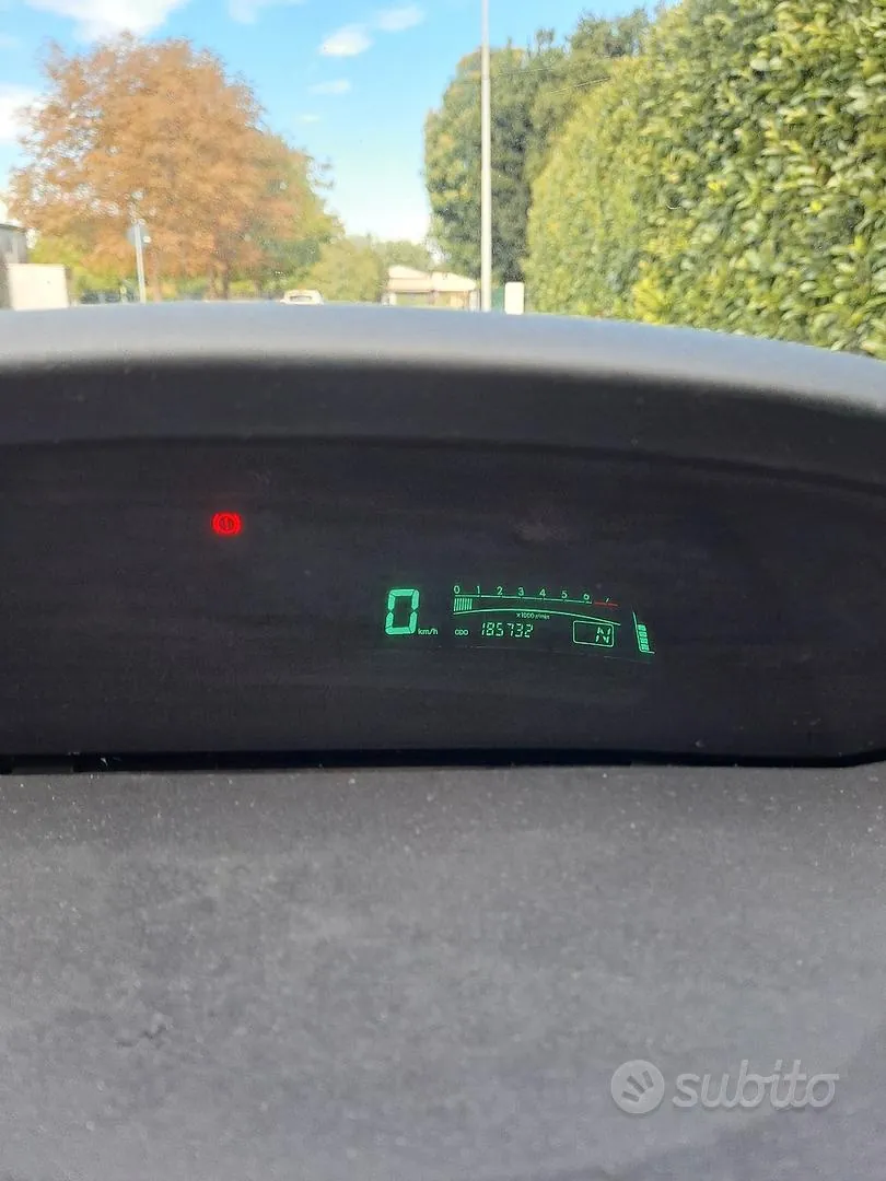 Toyota Yaris 2007 photo 4