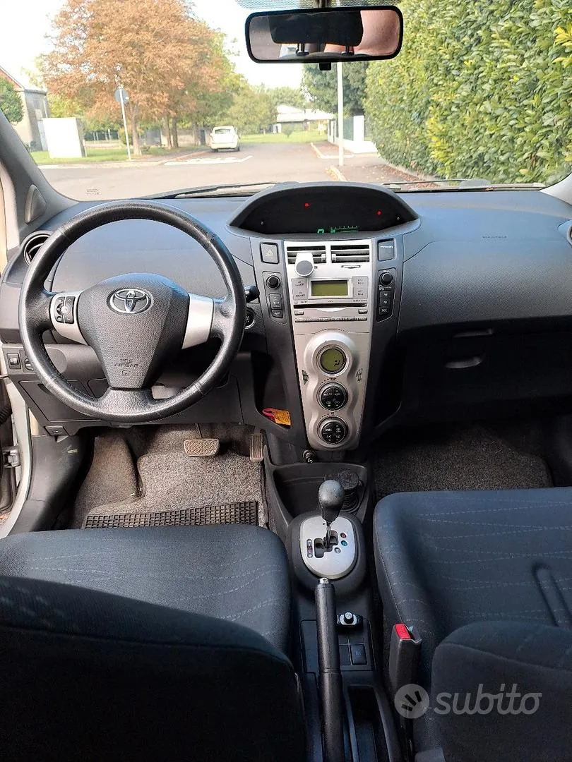 Toyota Yaris 2007 photo 3