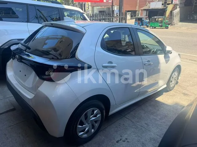 Toyota Yaris 2024 photo 2