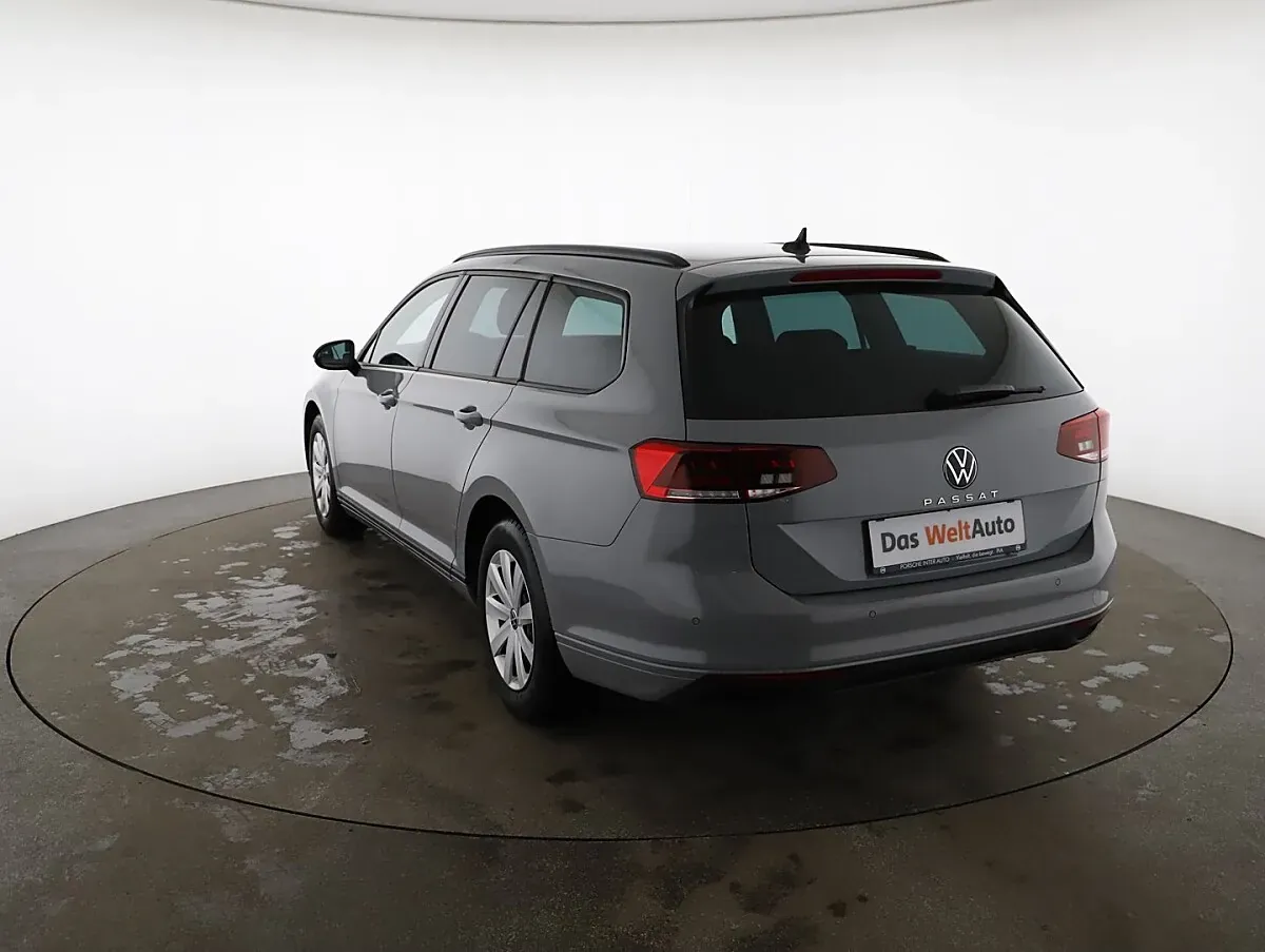 Volkswagen Passat 2022 photo 2