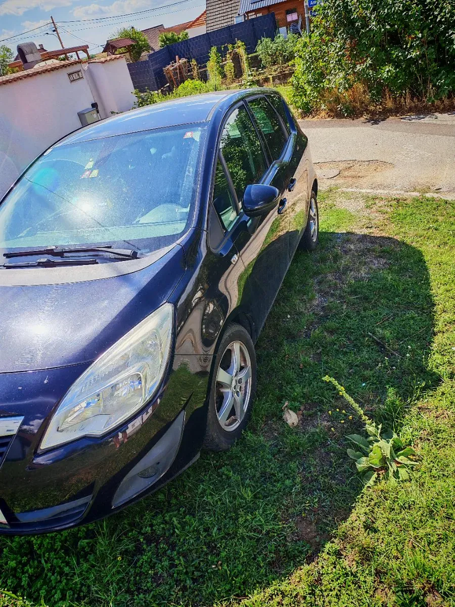 Opel Meriva 2011 photo 2